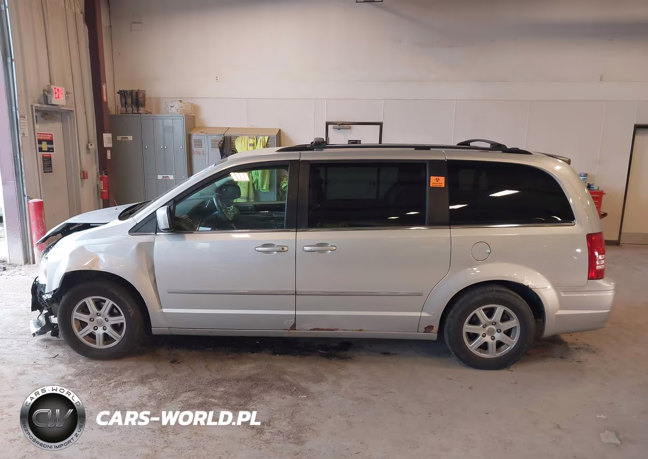2010 Chrysler Town & Country Touring VIN:2A4RR5D19AR368868 - 14