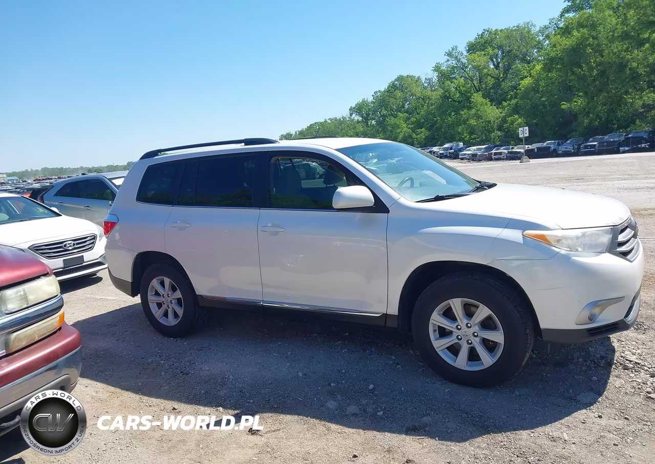 2013 Toyota Highlander Base Plus V6 VIN:5TDBK3EH8DS255162 - 13