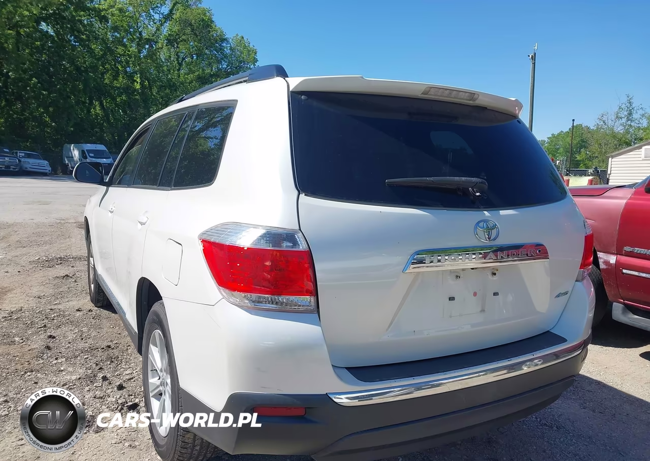 2013 Toyota Highlander Base Plus V6 VIN:5TDBK3EH8DS255162 - 3