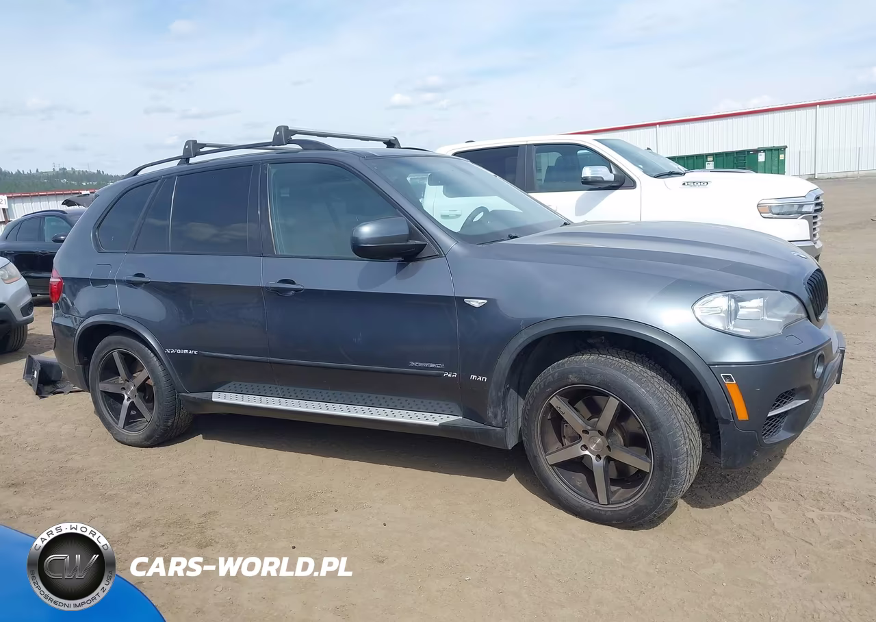 2013 BMW X5 xDrive50I VIN:5UXZV8C55D0C16481 - 13