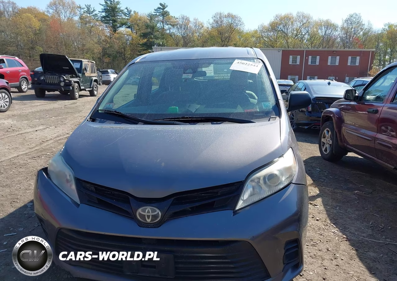 2018 Toyota Sienna L 7 Passenger VIN:5TDZZ3DC5JS942420 - 12