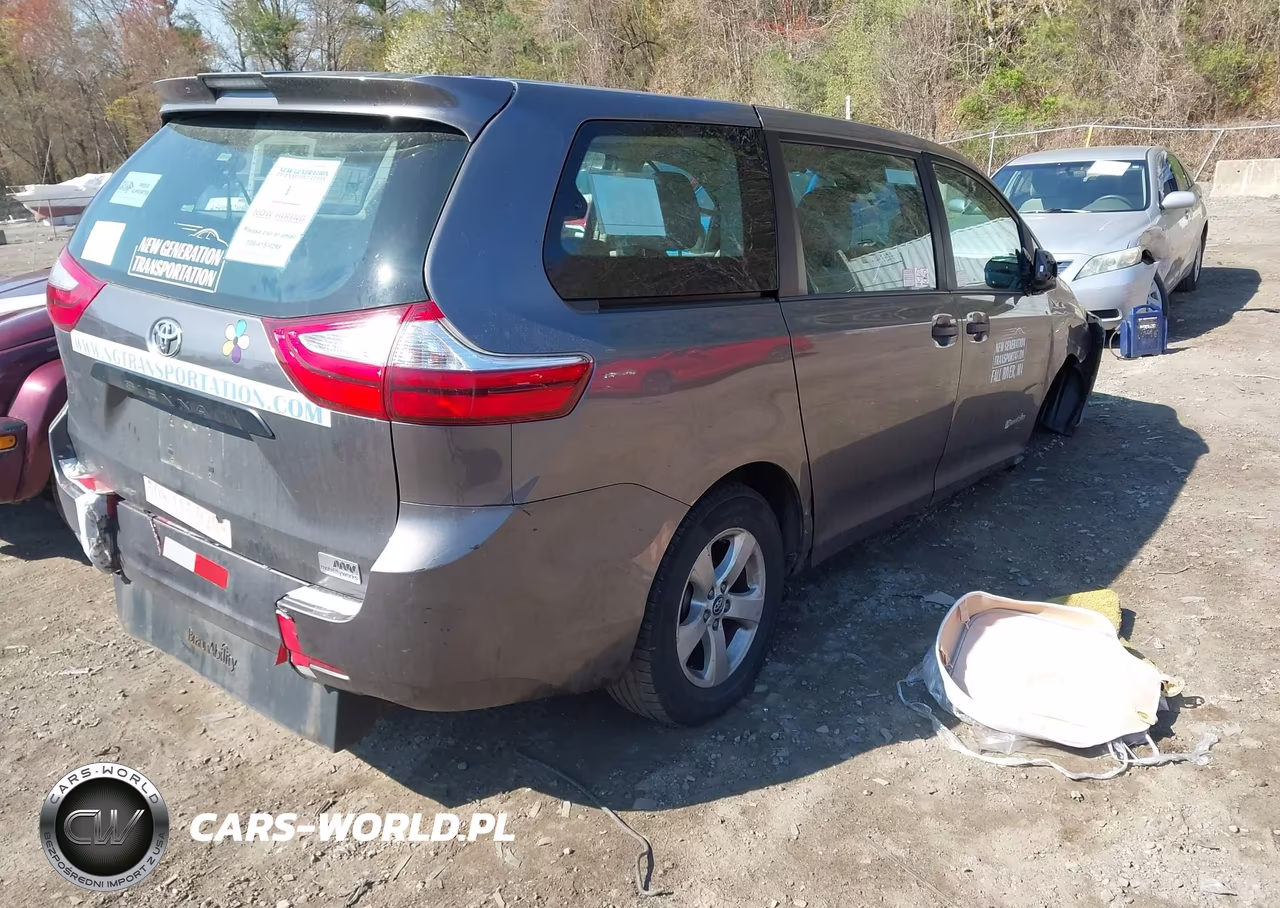 2018 Toyota Sienna L 7 Passenger VIN:5TDZZ3DC5JS942420 - 4