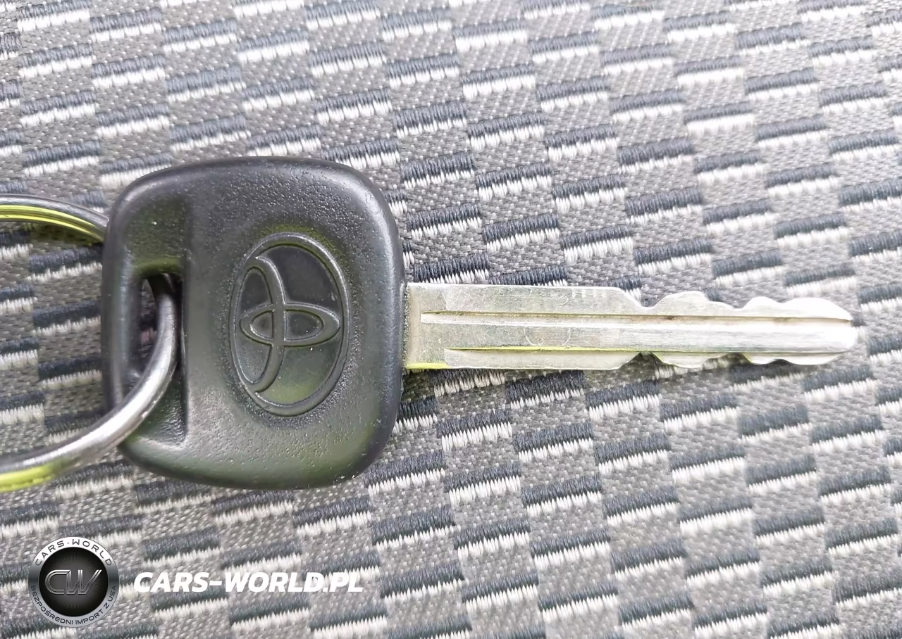 2005 Toyota Rav4 VIN:JTEHD20V256037985 - 11