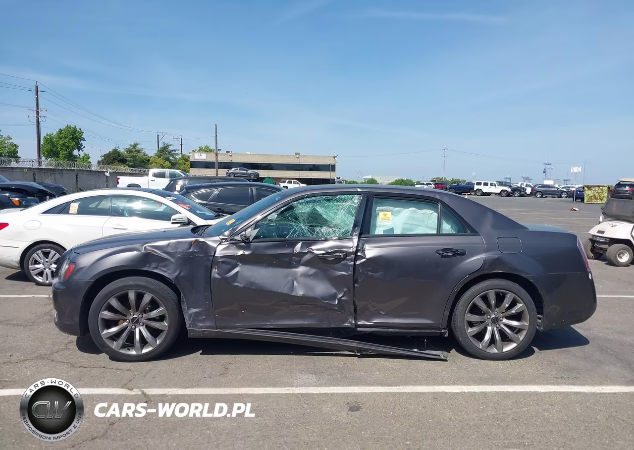 2014 Chrysler 300 300S VIN:2C3CCABGXEH365538 - 13