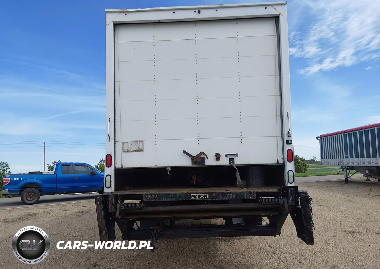 2018 Freightliner M2 106 VIN:1FVACWFB5JHJP3947 - 15