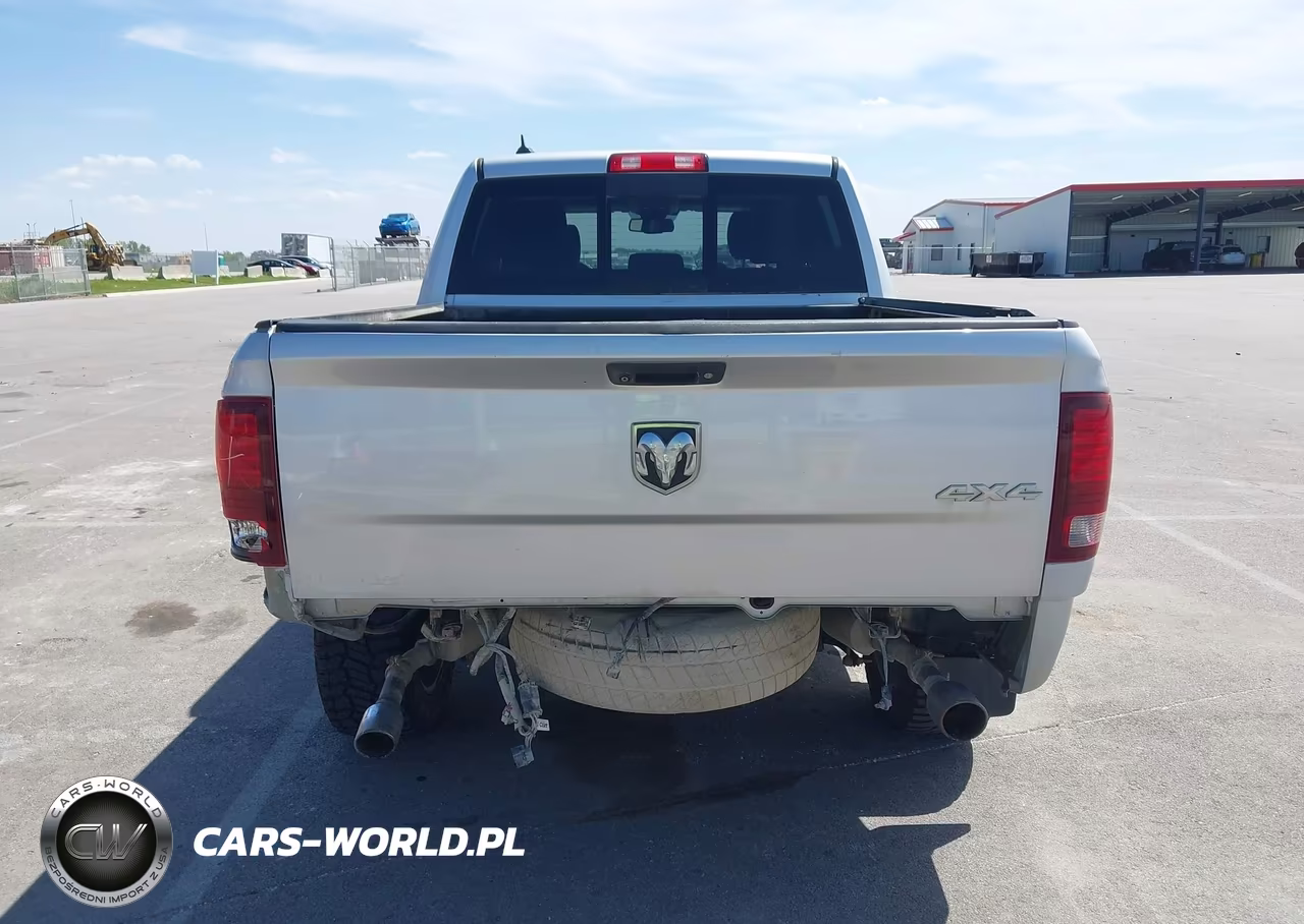 2015 Ram 1500 Sport VIN:1C6RR7MT6FS787132 - 17