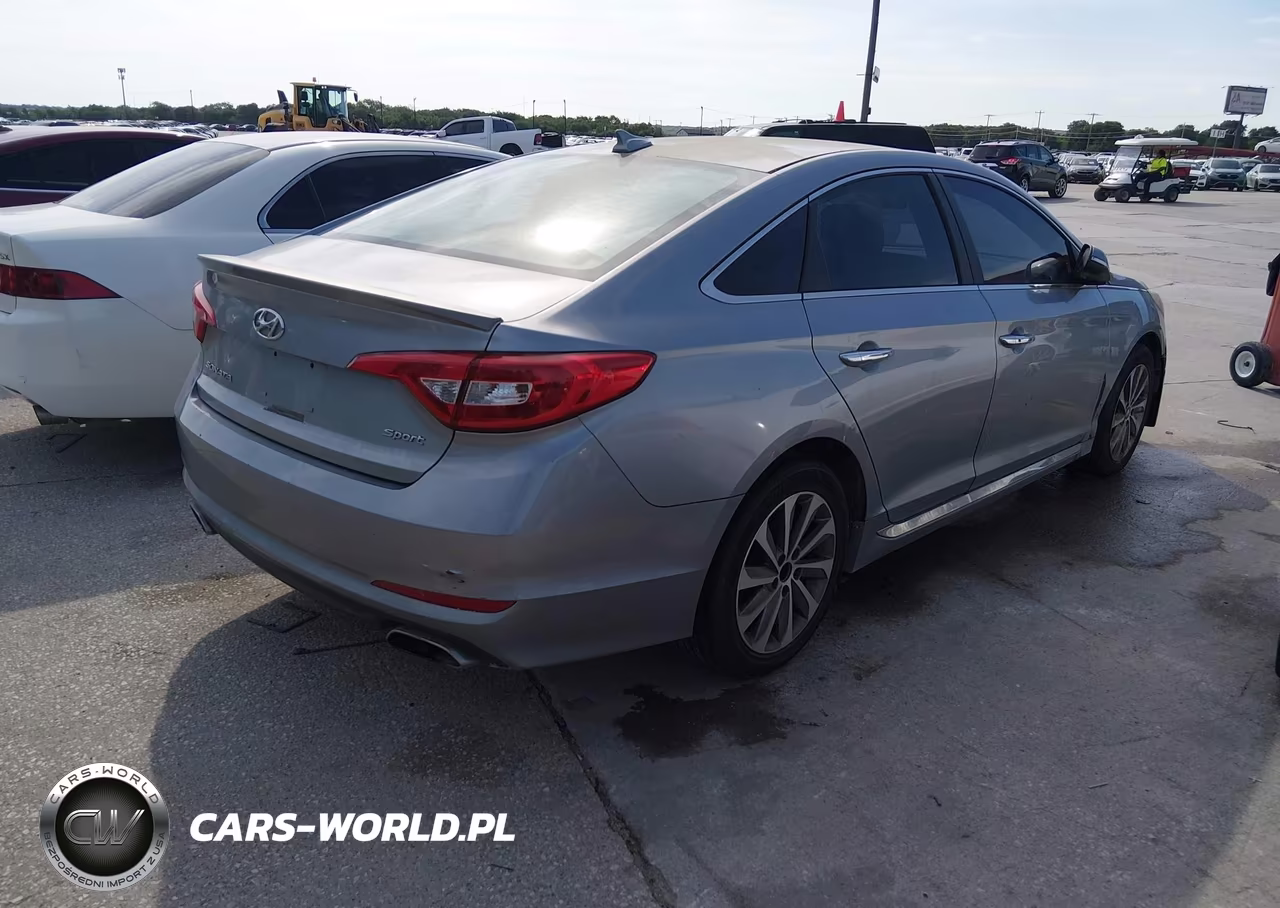 2015 Hyundai Sonata Sport VIN:5NPE34AF9FH061897 - 4