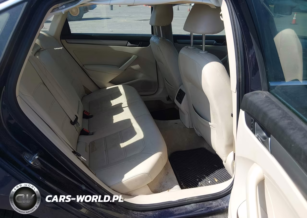 2015 Volkswagen Passat 2.0L Tdi Se VIN:1VWBV7A37FC057117 - 8