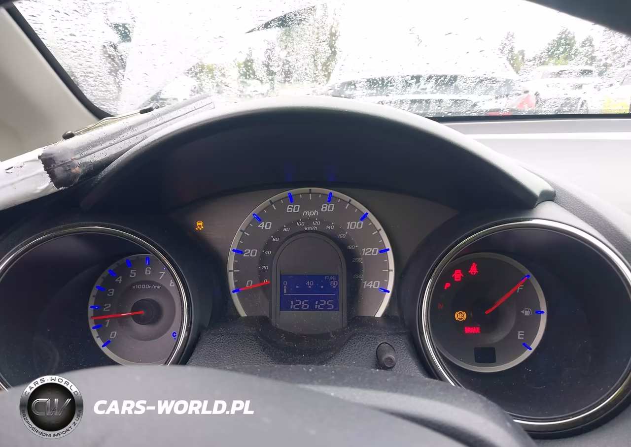 2013 Honda Fit Sport VIN:JHMGE8H56DC038253 - 7