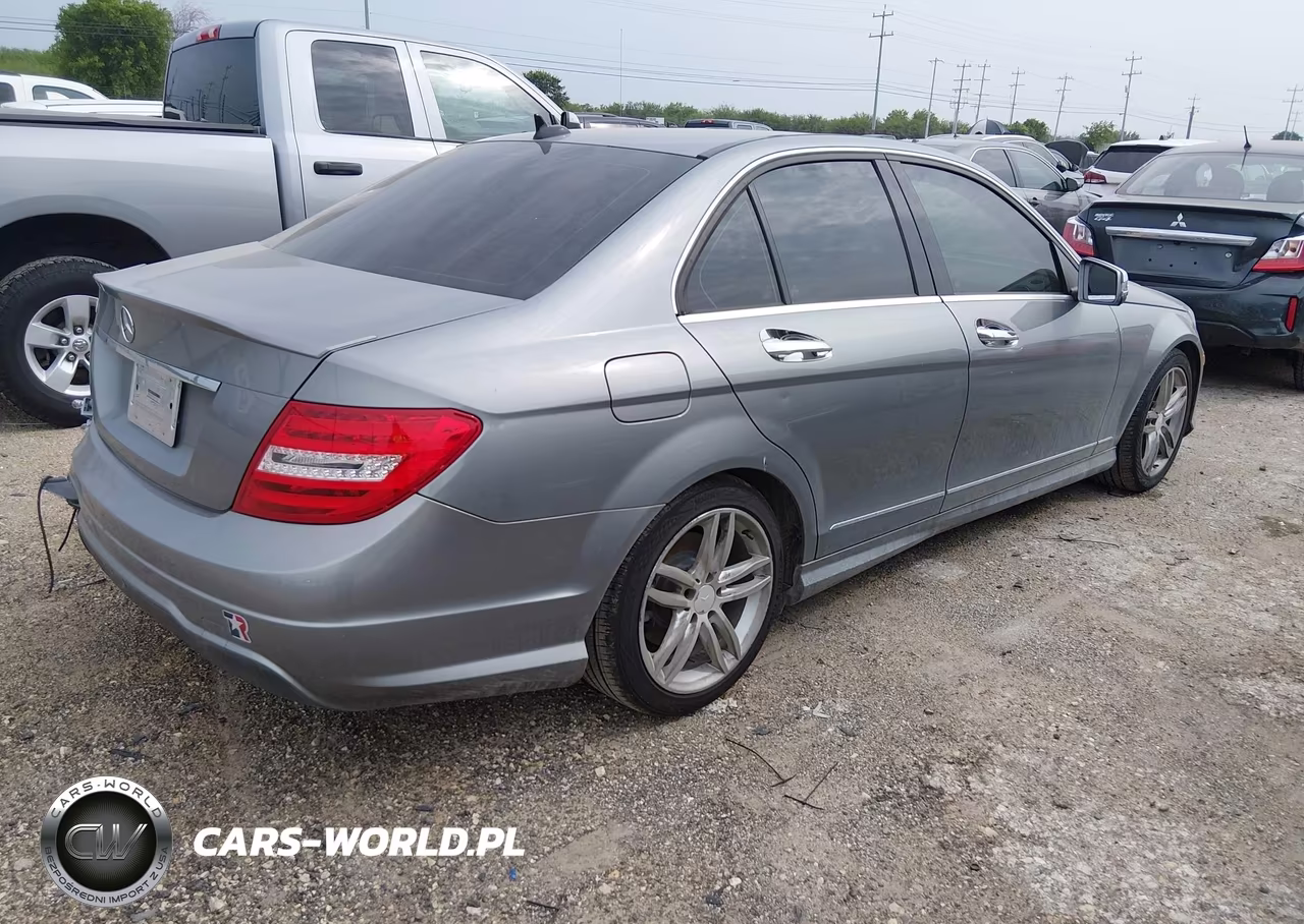 2014 Mercedes-Benz C 250 Sport VIN:WDDGF4HB7ER304915 - 4