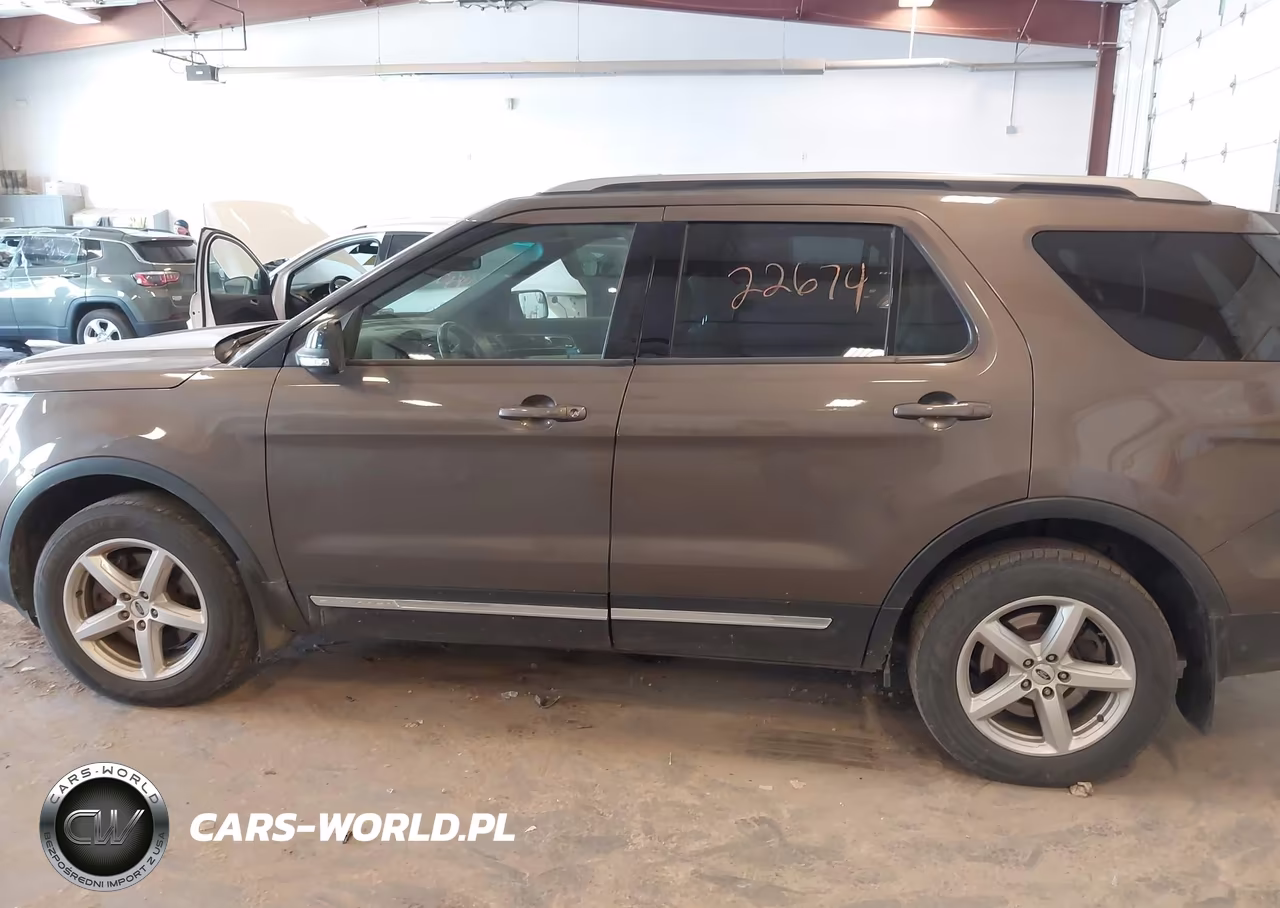 2016 Ford Explorer Xlt VIN:1FM5K8D87GGC65624 - 14