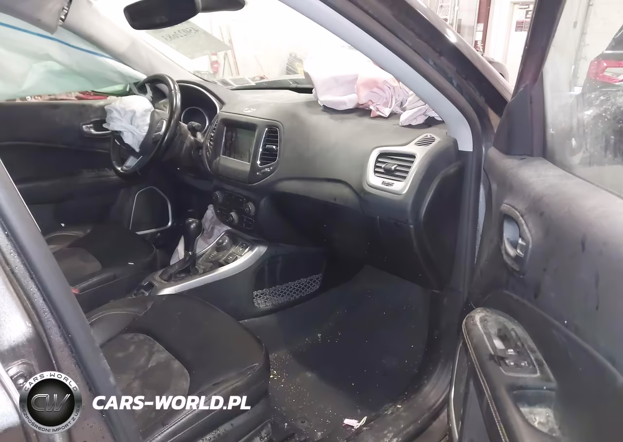 2020 Jeep Compass Latitude 4X4 VIN:3C4NJDBB1LT204595 - 5