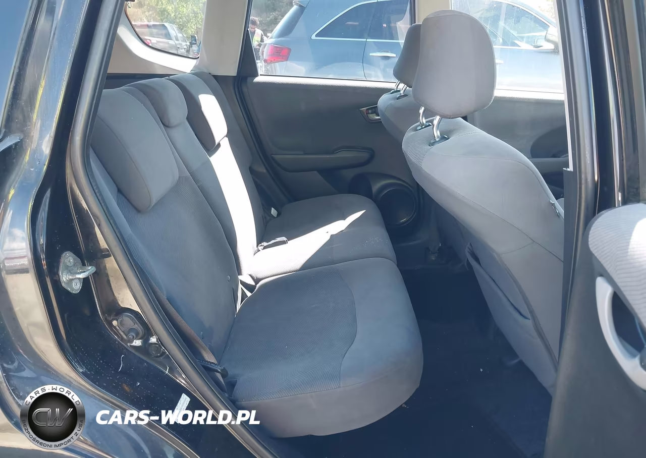 2011 Honda Fit VIN:JHMGE8G3XBS006344 - 8