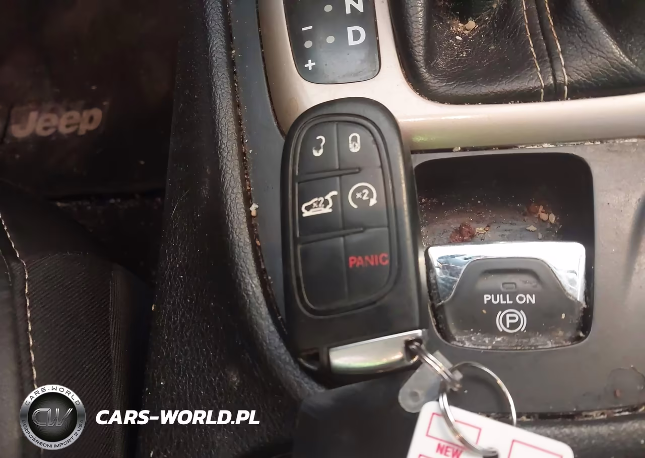 2018 Jeep Cherokee Limited 4X4 VIN:1C4PJMDX9JD517737 - 11