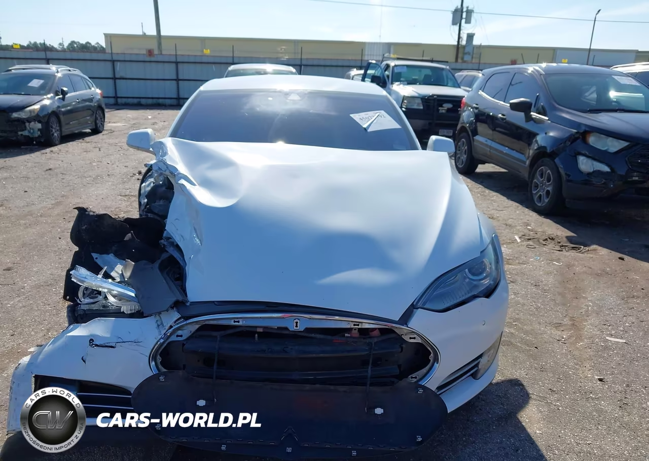 2014 Tesla Model S P85 VIN:5YJSA1H14EFP65276 - 12