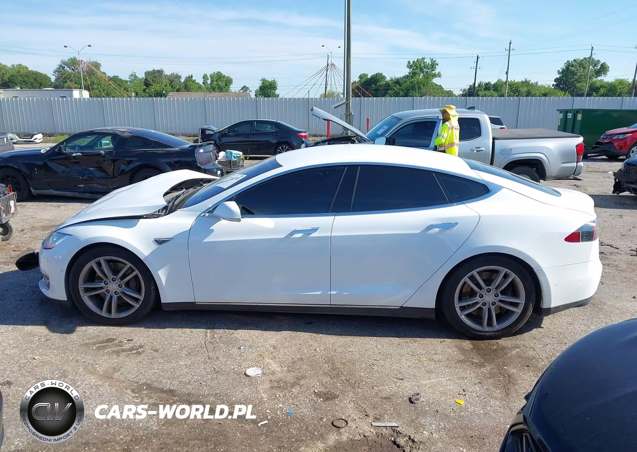 2014 Tesla Model S P85 VIN:5YJSA1H14EFP65276 - 14