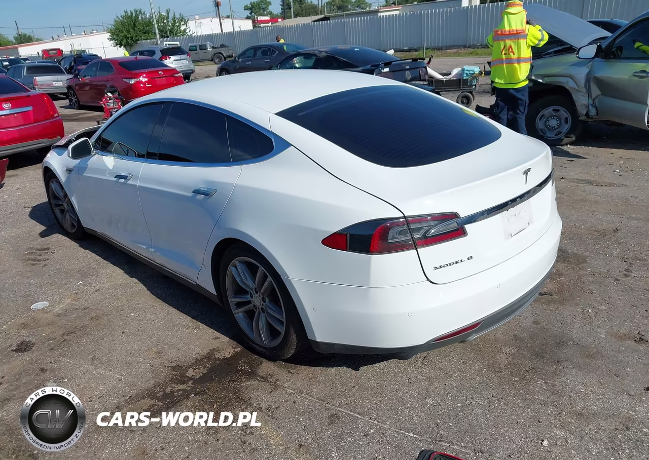 2014 Tesla Model S P85 VIN:5YJSA1H14EFP65276 - 3