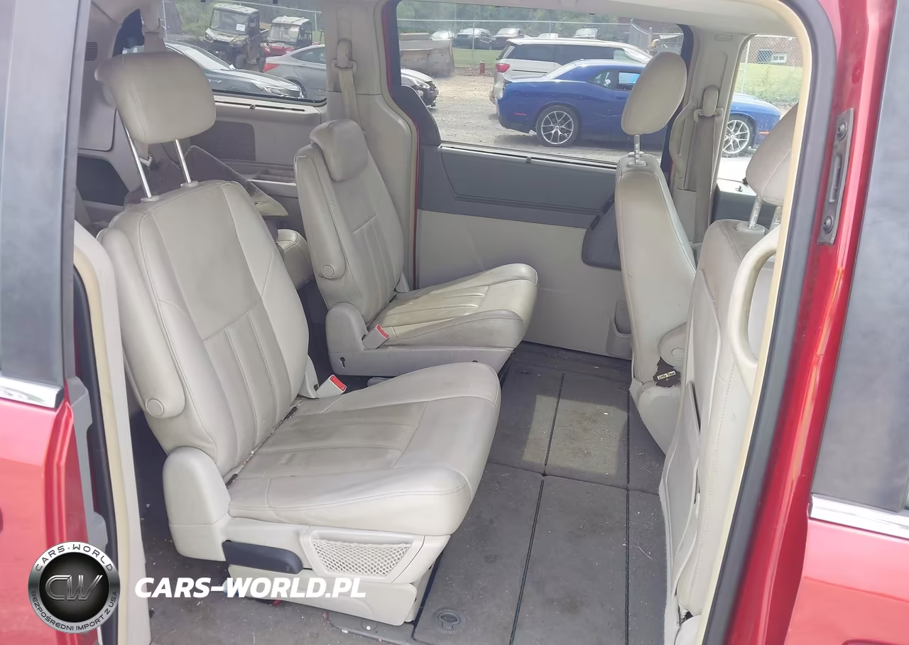 2008 Chrysler Town & Country Touring VIN:2A8HR54P58R793061 - 8