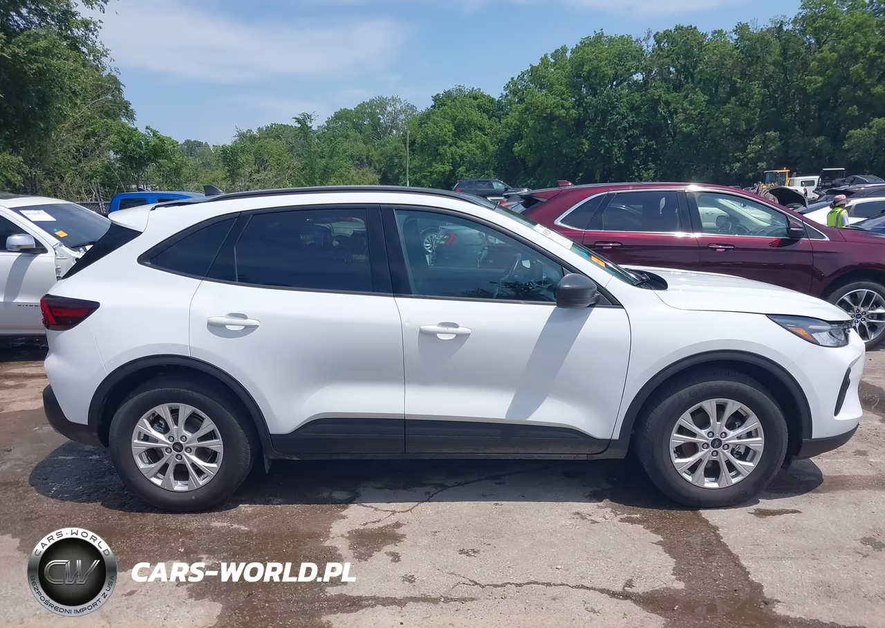 2025 Ford Escape Active VIN:1FMCU0GN2SUB48595 - 13