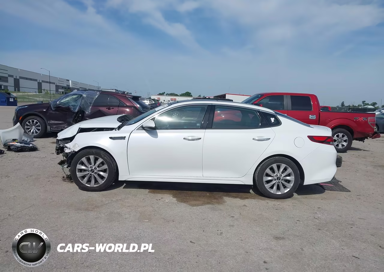 2018 Kia Optima S VIN:5XXGT4L39JG243552 - 14