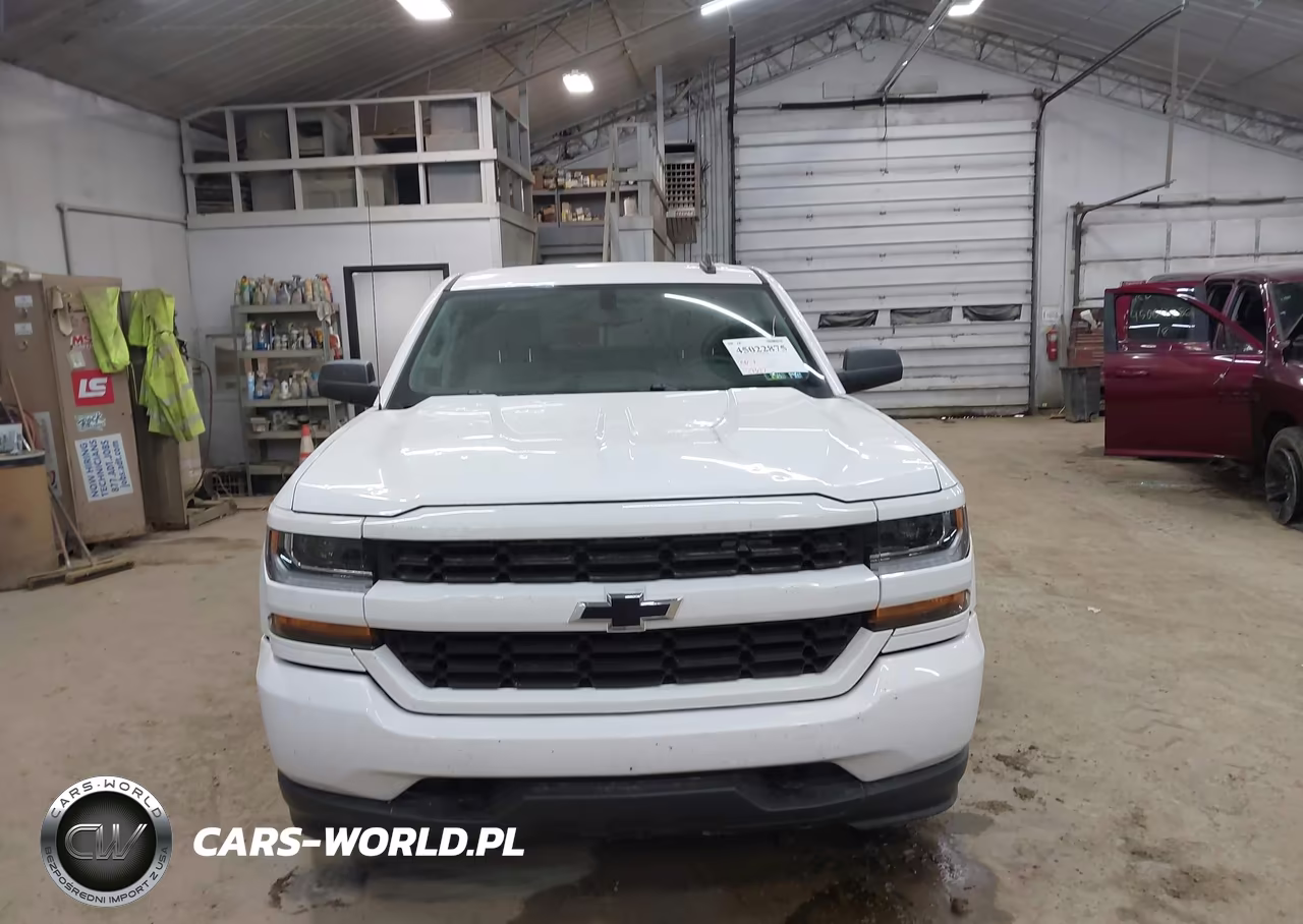 2018 Chevrolet Silverado 1500 Custom VIN:3GCUKPEC1JG374136 - 12