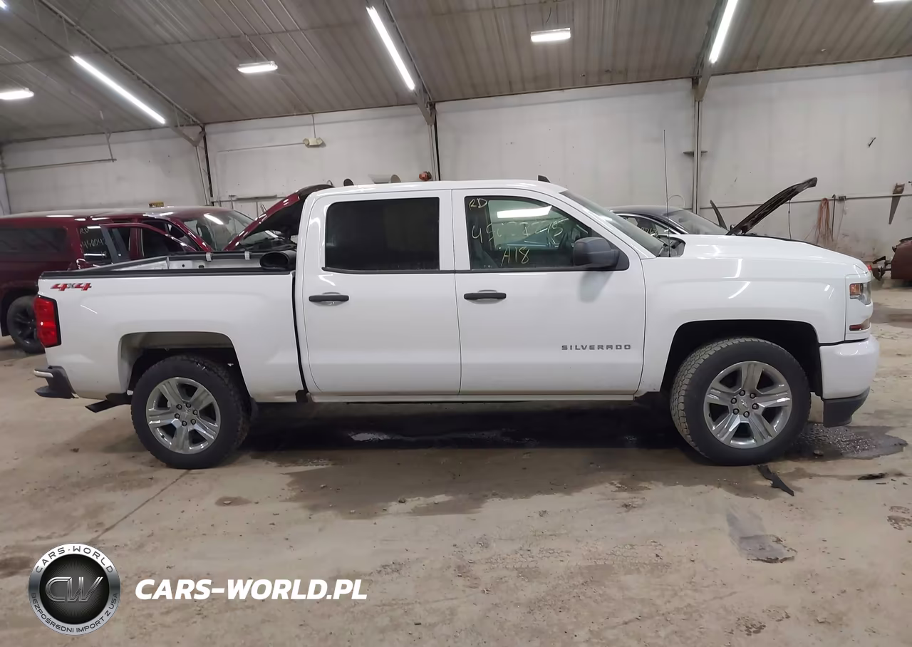 2018 Chevrolet Silverado 1500 Custom VIN:3GCUKPEC1JG374136 - 13