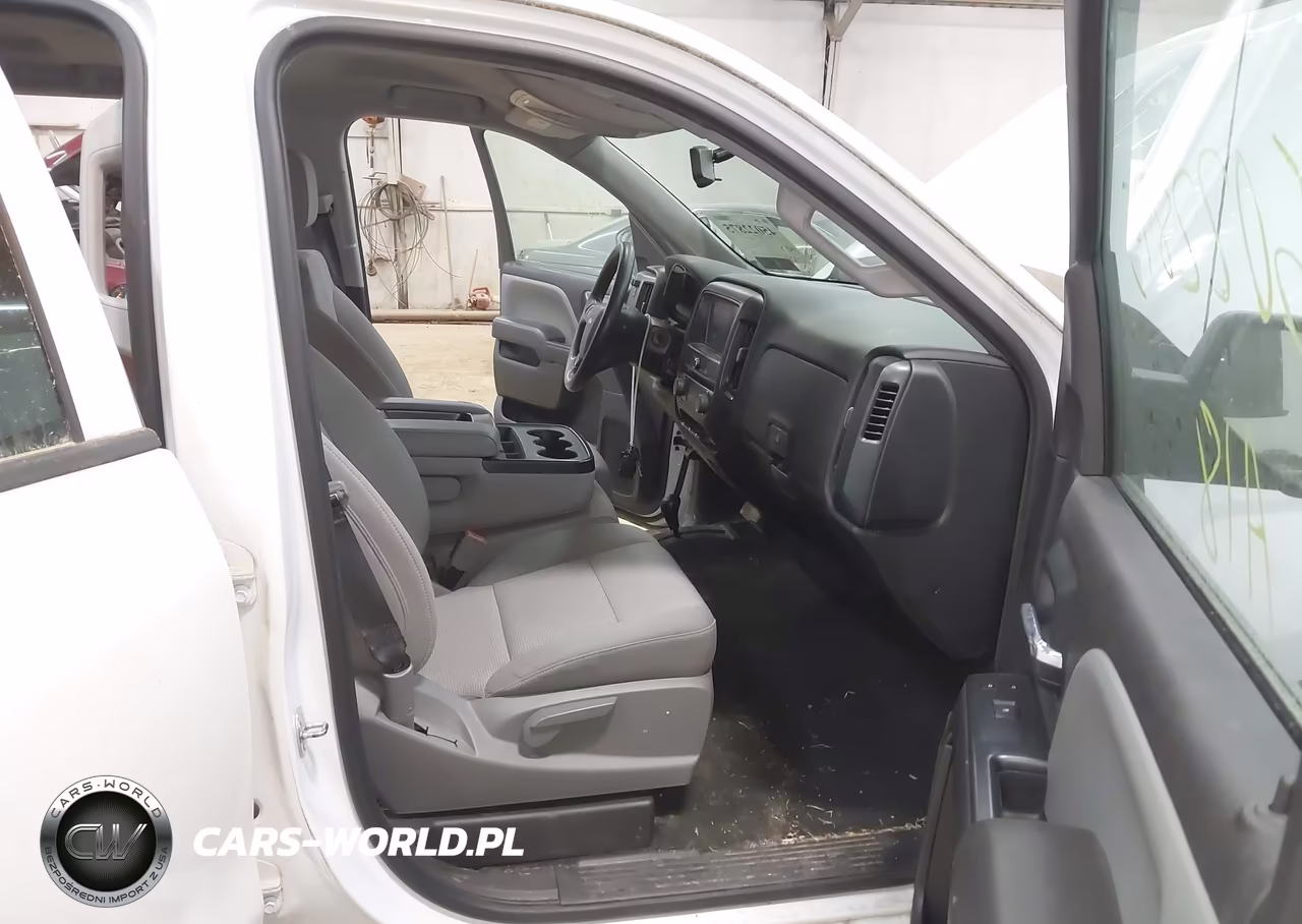 2018 Chevrolet Silverado 1500 Custom VIN:3GCUKPEC1JG374136 - 5