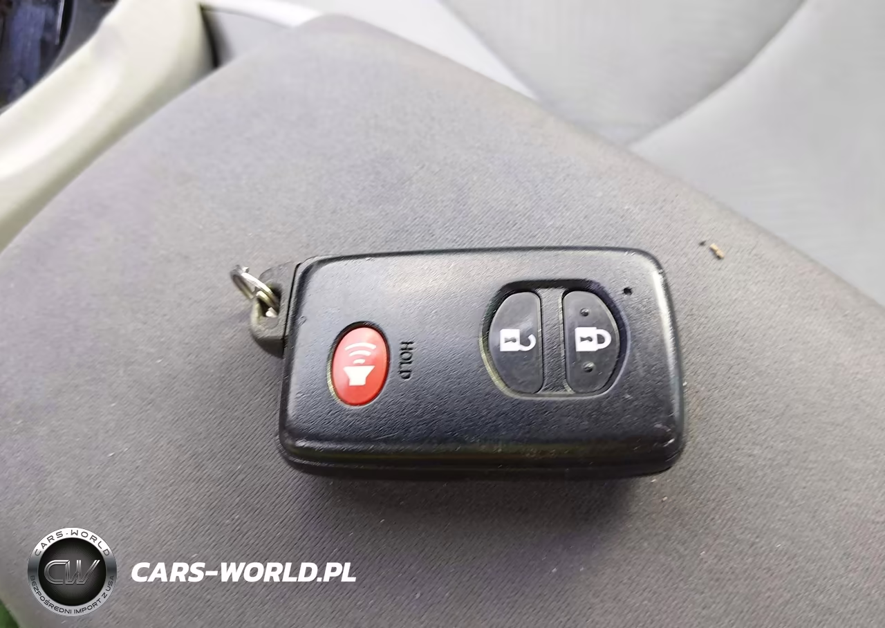 2011 Toyota Prius Two VIN:JTDKN3DU9B1362186 - 11