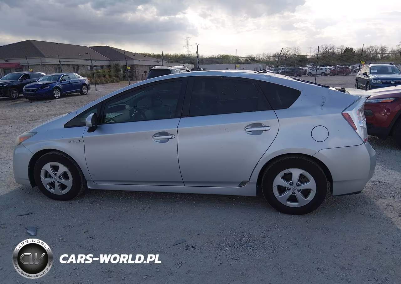 2011 Toyota Prius Two VIN:JTDKN3DU9B1362186 - 14