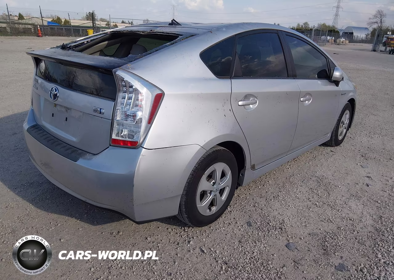 2011 Toyota Prius Two VIN:JTDKN3DU9B1362186 - 4