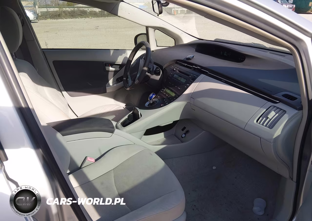 2011 Toyota Prius Two VIN:JTDKN3DU9B1362186 - 5