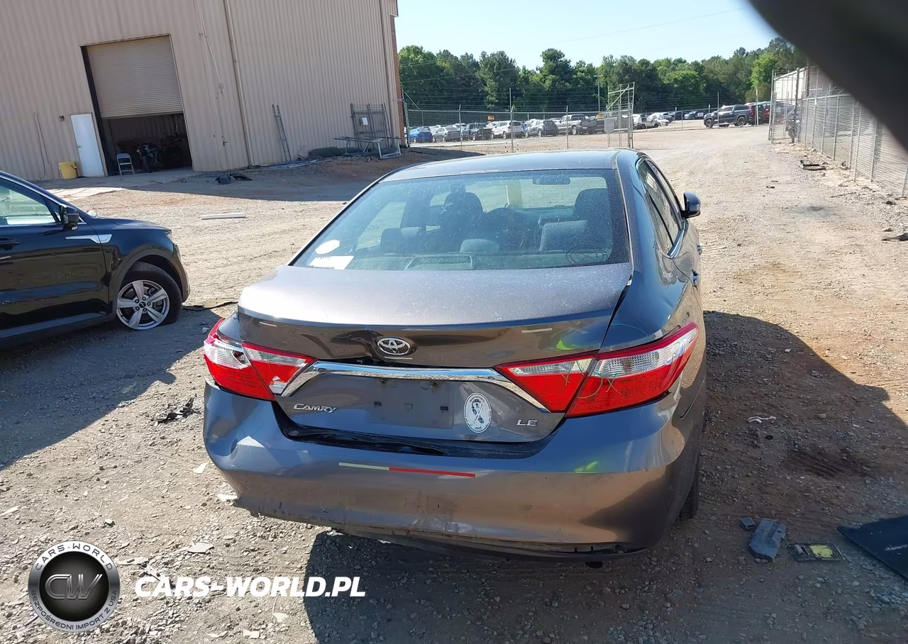 2017 Toyota Camry Le VIN:4T1BF1FK4HU386363 - 16