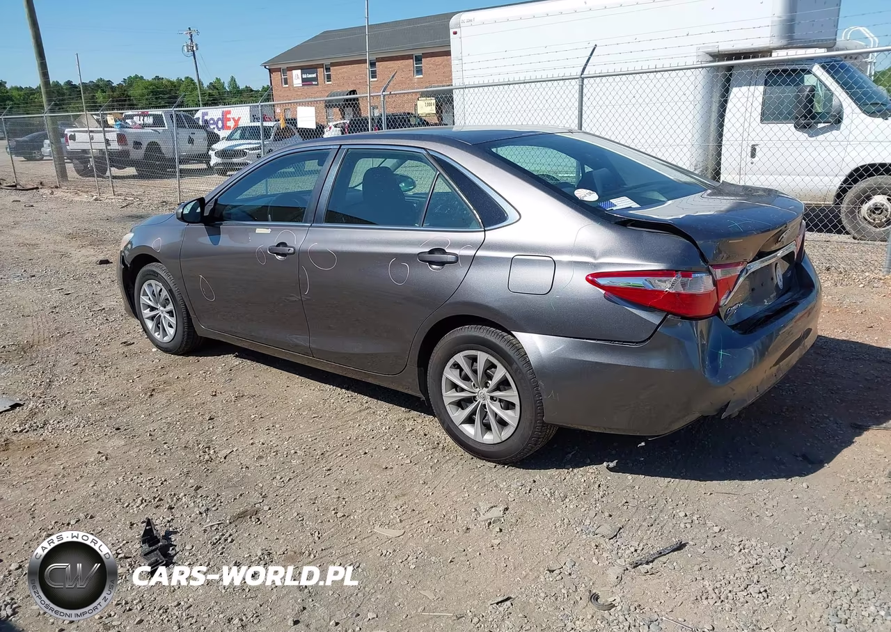 2017 Toyota Camry Le VIN:4T1BF1FK4HU386363 - 3