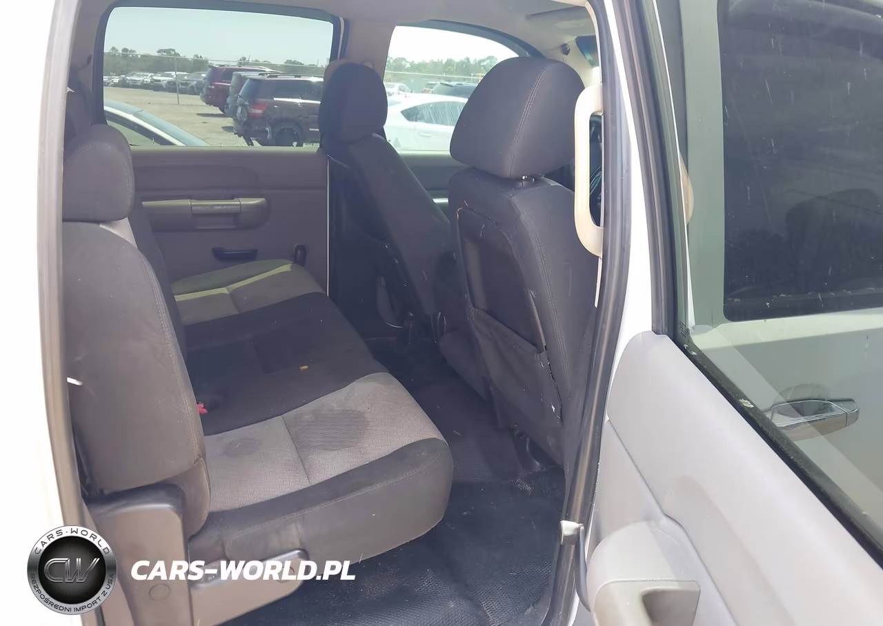 2007 Chevrolet Silverado 3500 Work Truck VIN:1GCHK33627F527818 - 8