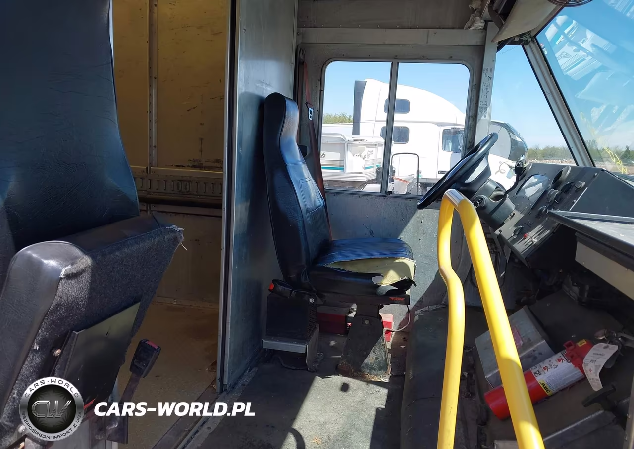 2014 Ford F-59 Commercial Stripped VIN:1F66F5KY2E0A07955 - 14