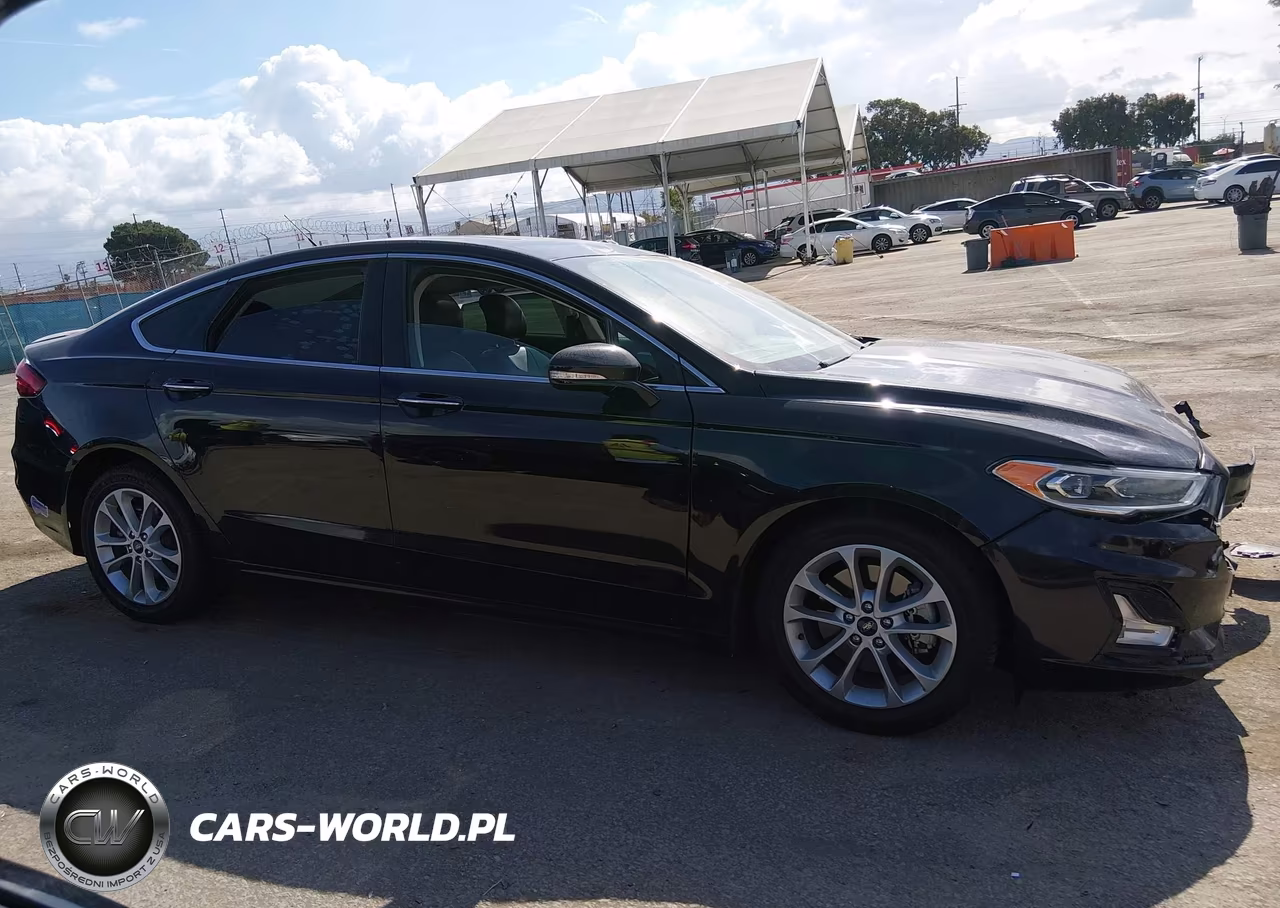 2019 Ford Fusion Energi Titanium VIN:3FA6P0SU0KR232368 - 13