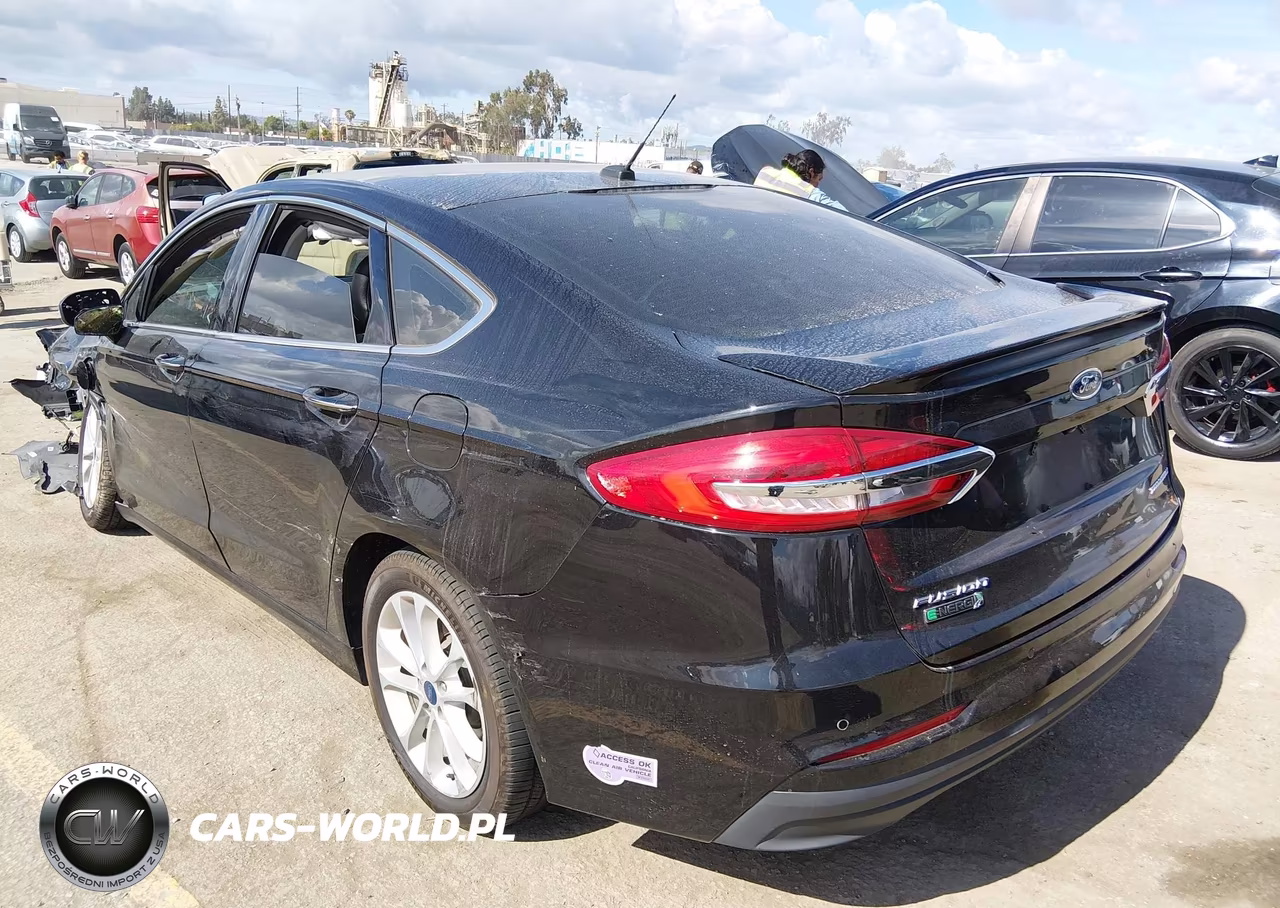 2019 Ford Fusion Energi Titanium VIN:3FA6P0SU0KR232368 - 3