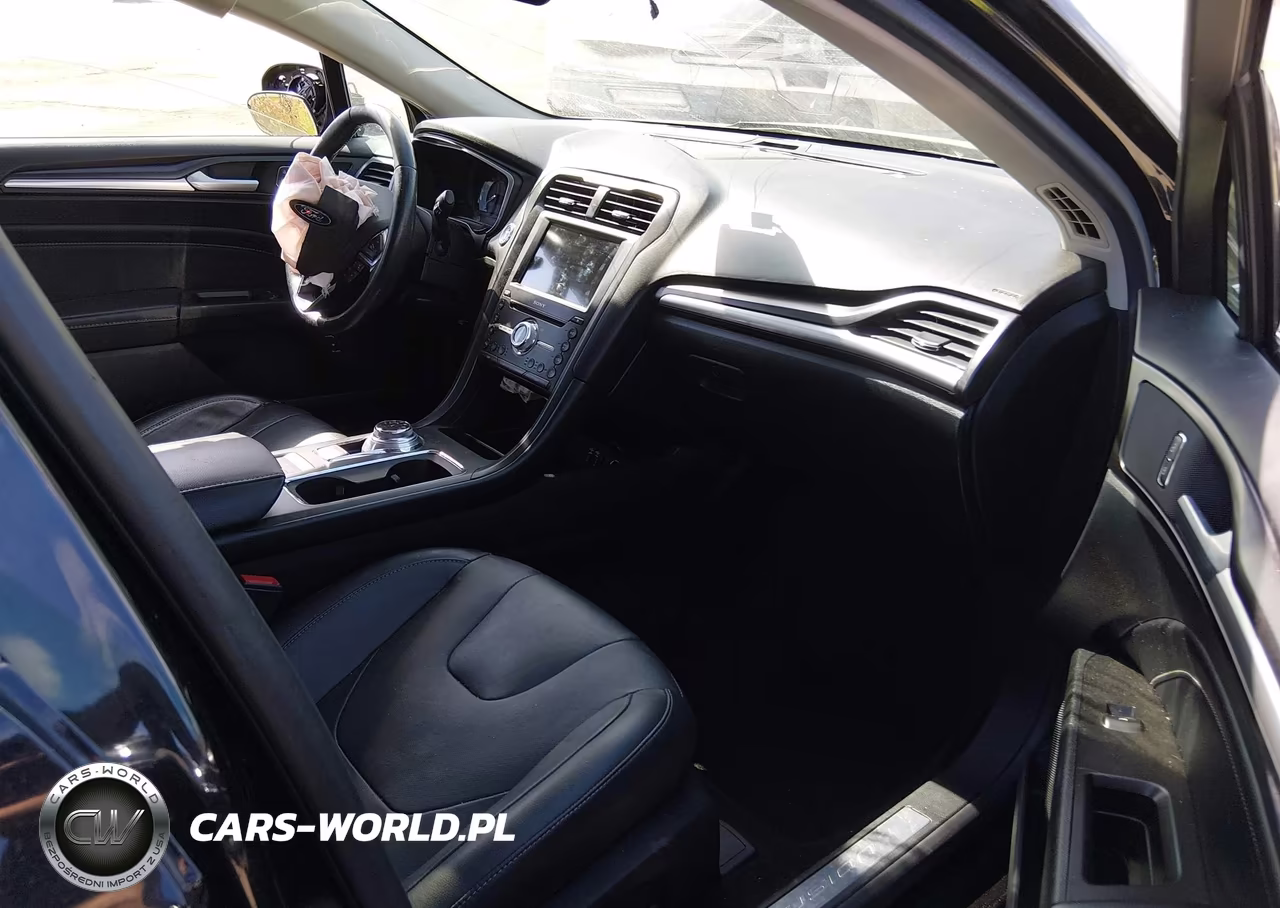 2019 Ford Fusion Energi Titanium VIN:3FA6P0SU0KR232368 - 5