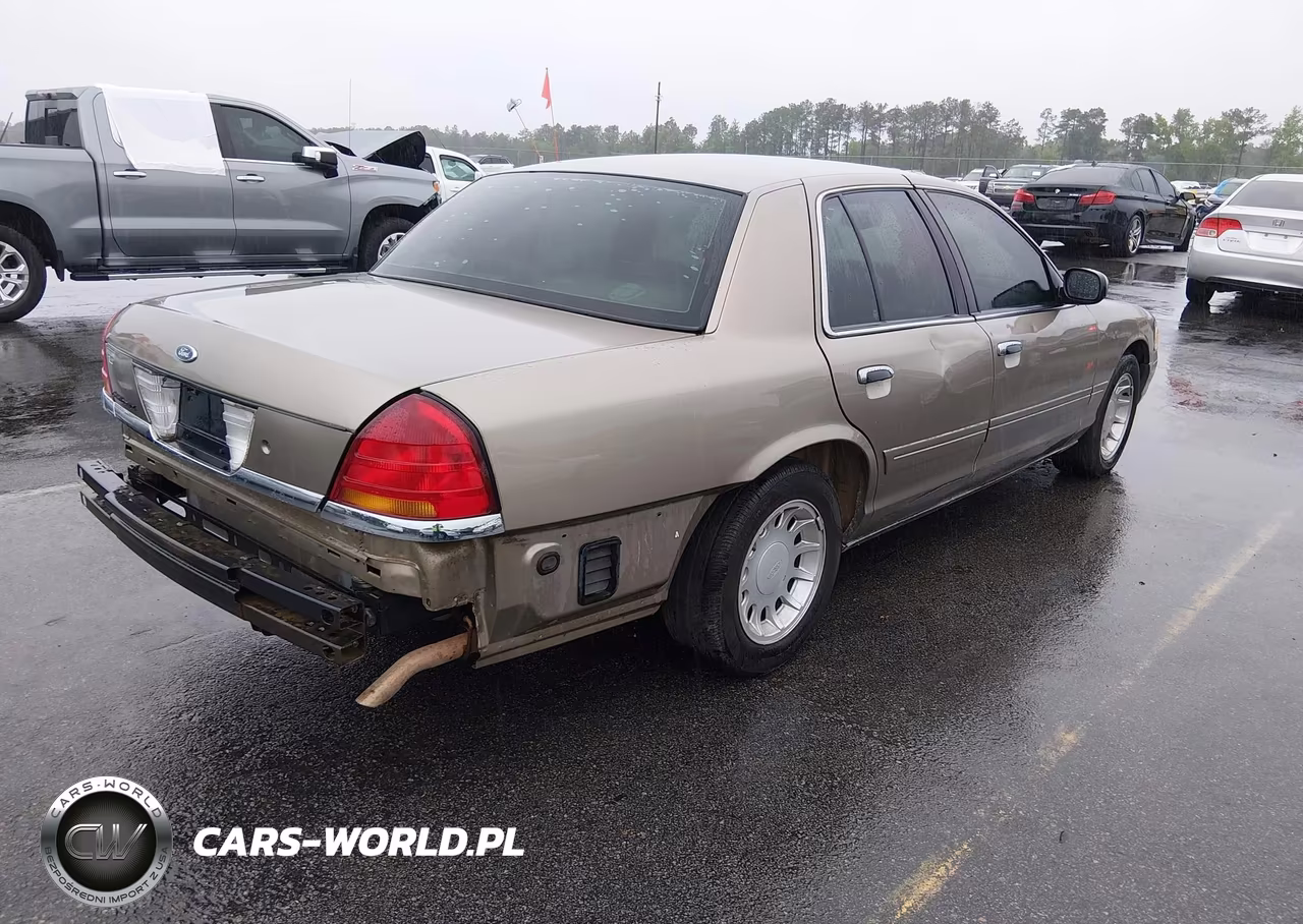 2001 Ford Crown Victoria Lx VIN:2FAFP74WX1X103139 - 4