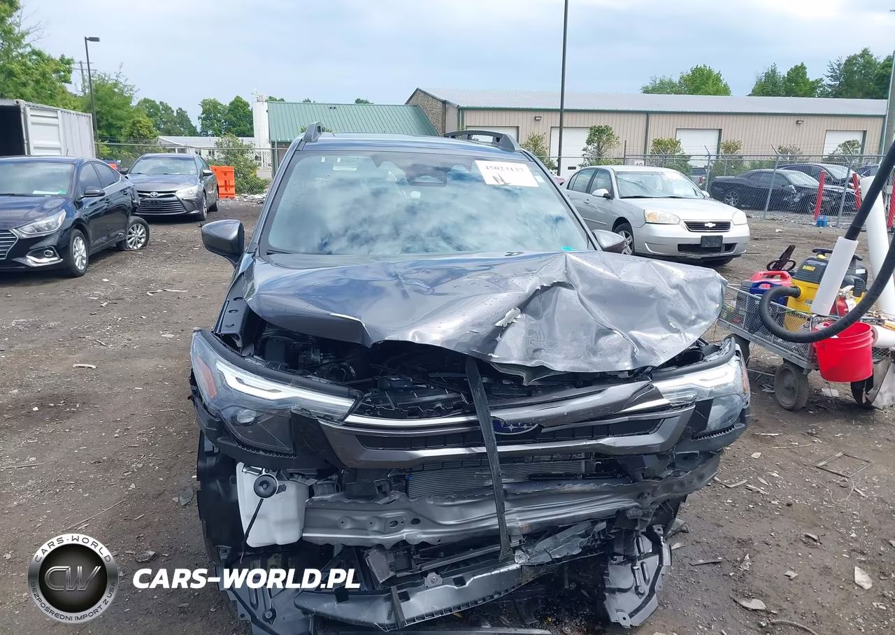 2025 Subaru Forester Premium VIN:JF2SLDDC8SH613369 - 13