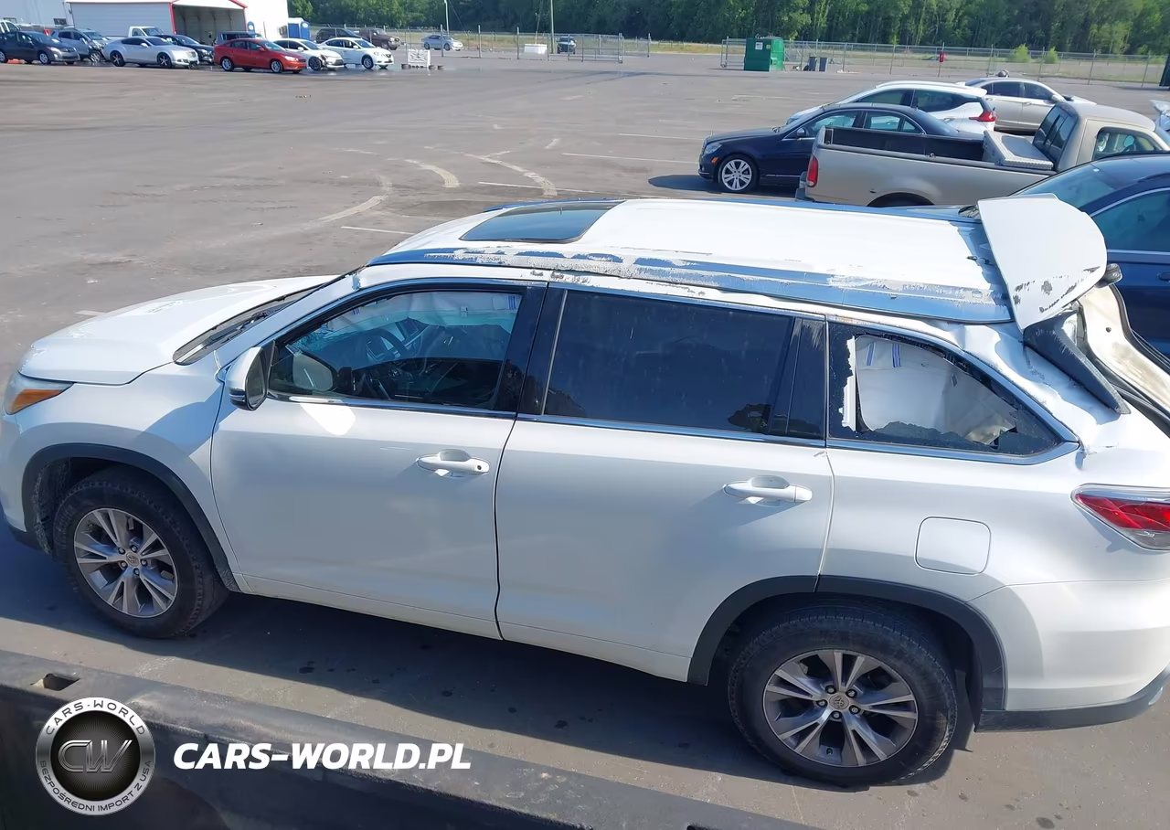 2015 Toyota Highlander Xle V6 VIN:5TDKKRFH8FS051434 - 14