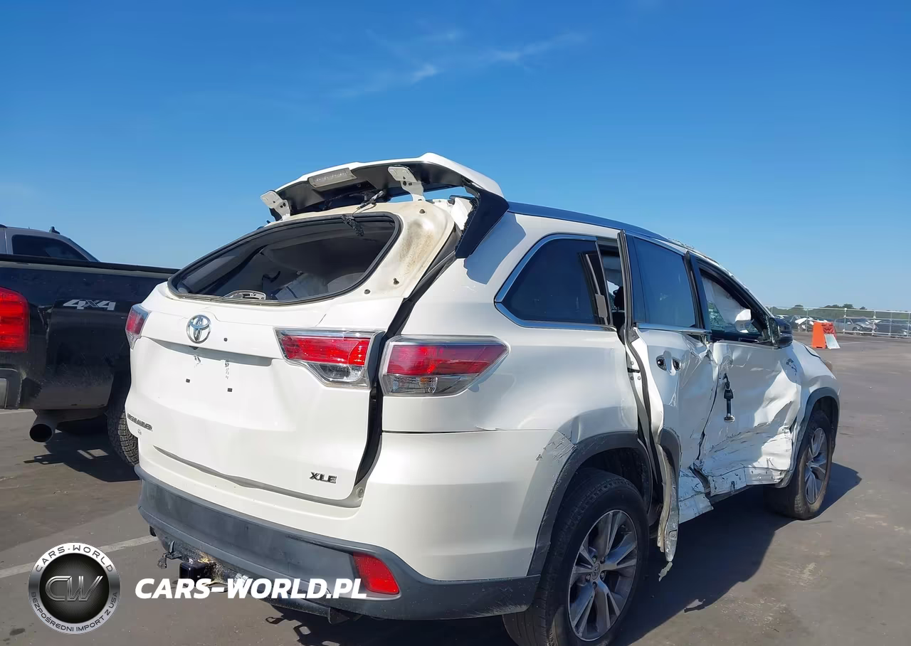 2015 Toyota Highlander Xle V6 VIN:5TDKKRFH8FS051434 - 4