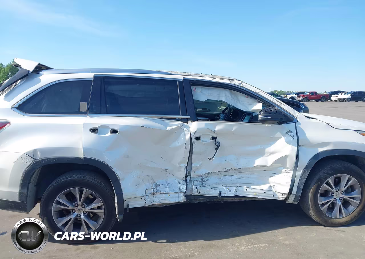 2015 Toyota Highlander Xle V6 VIN:5TDKKRFH8FS051434 - 6