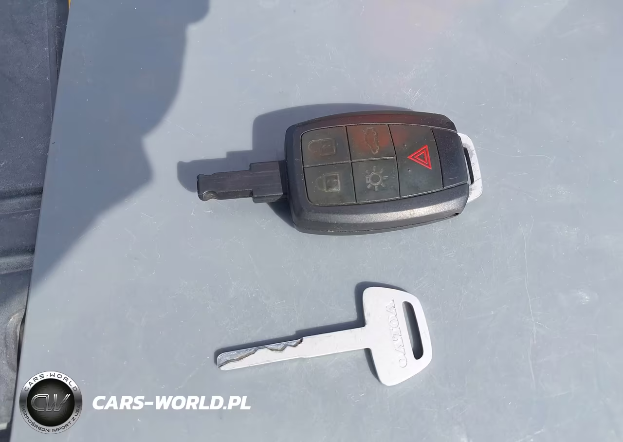 VOLVO C70 VIN:YV1MC67268J040943 - 11