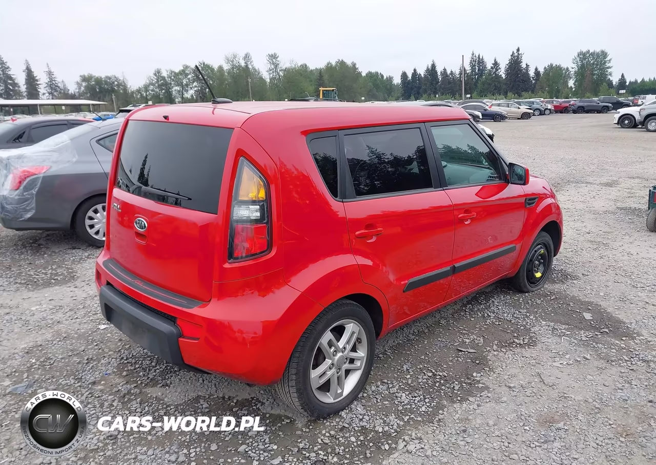 2011 Kia Soul + VIN:KNDJT2A24B7274447 - 4
