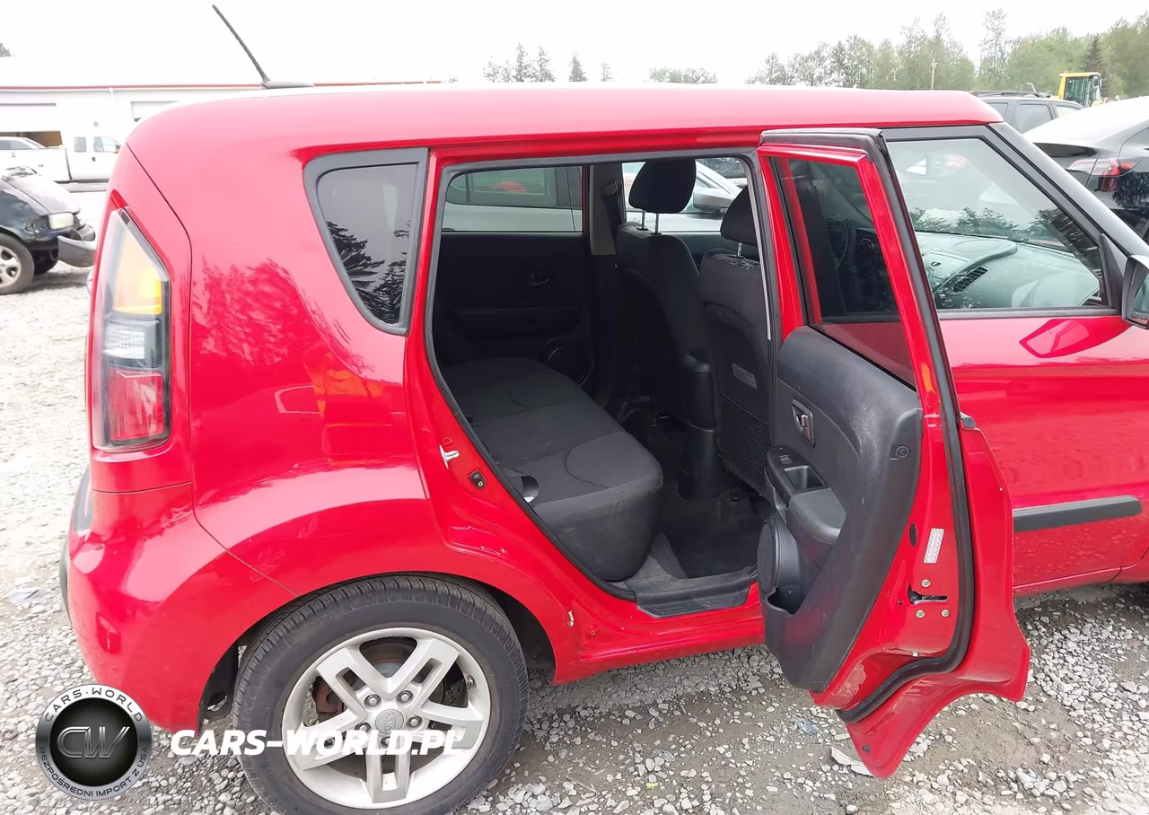 2011 Kia Soul + VIN:KNDJT2A24B7274447 - 8