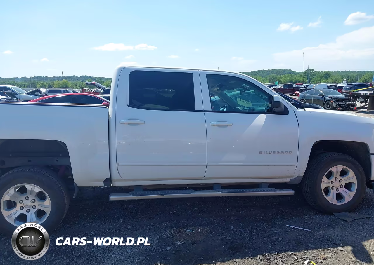 2018 Chevrolet Silverado 1500 2Lt VIN:3GCUKREC7JG343923 - 14