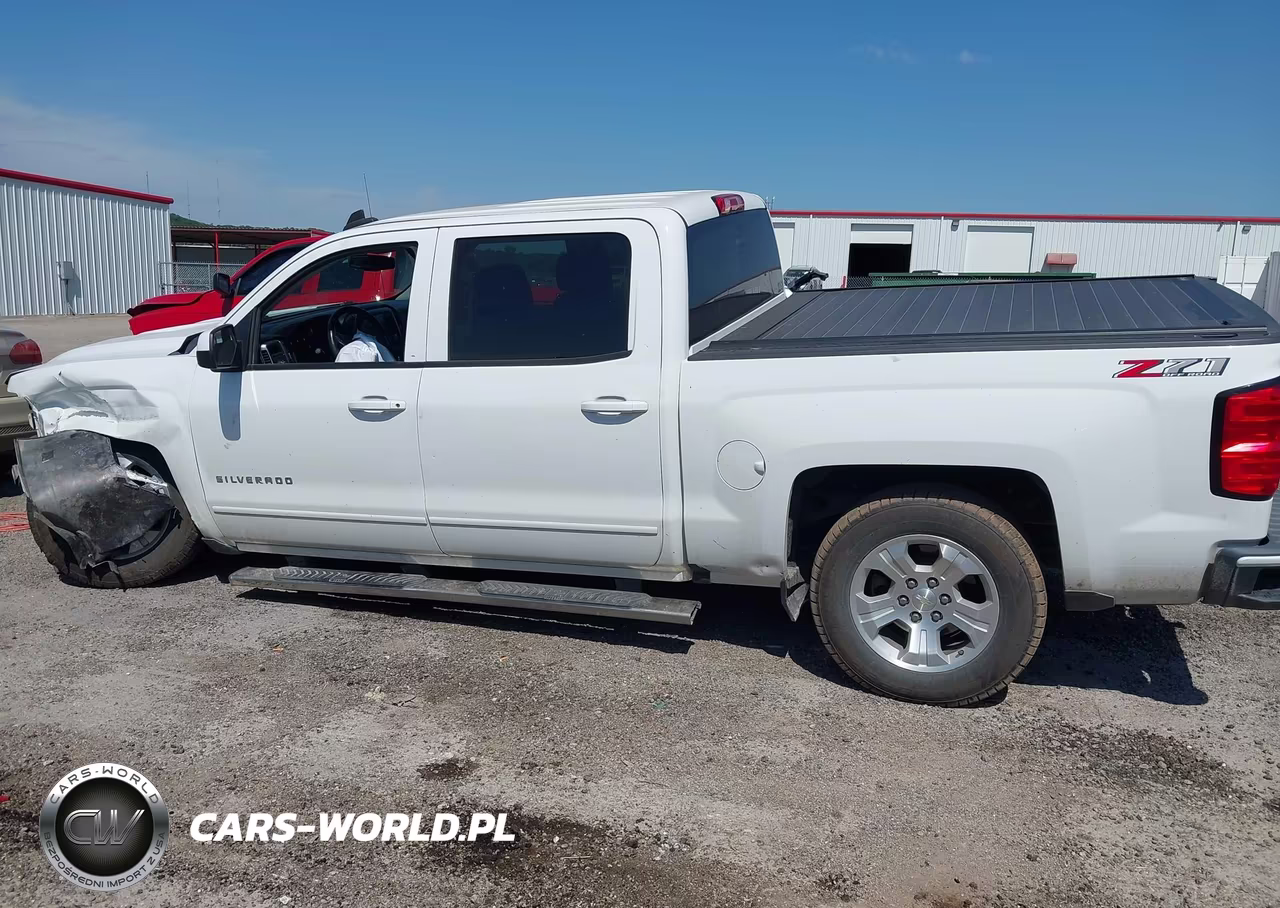 2018 Chevrolet Silverado 1500 2Lt VIN:3GCUKREC7JG343923 - 15