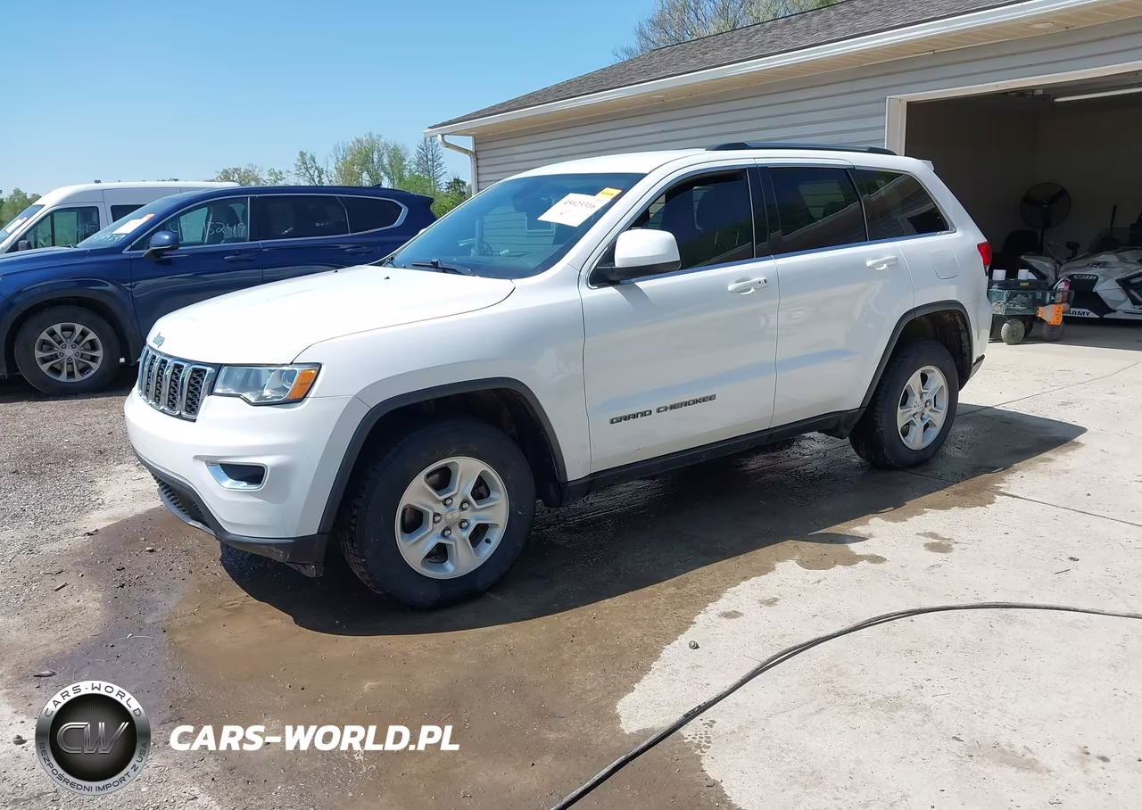 2017 Jeep Grand Cherokee Laredo 4X4 VIN:1C4RJFAGXHC841837 - 2