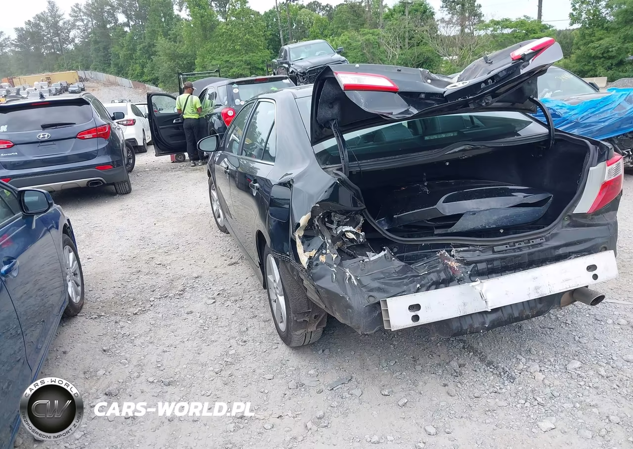2014 Toyota Camry Se VIN:4T1BF1FK4EU405179 - 3